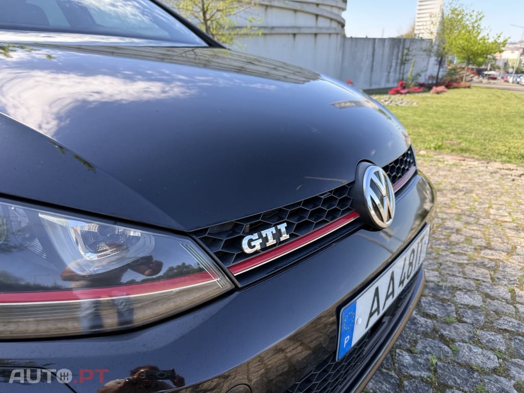 Volkswagen Golf 2.0 TSI GTI DSG