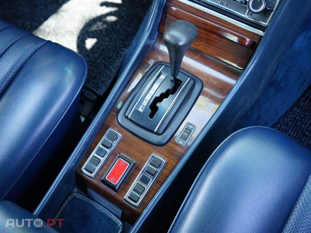 Mercedes-Benz 300 SD