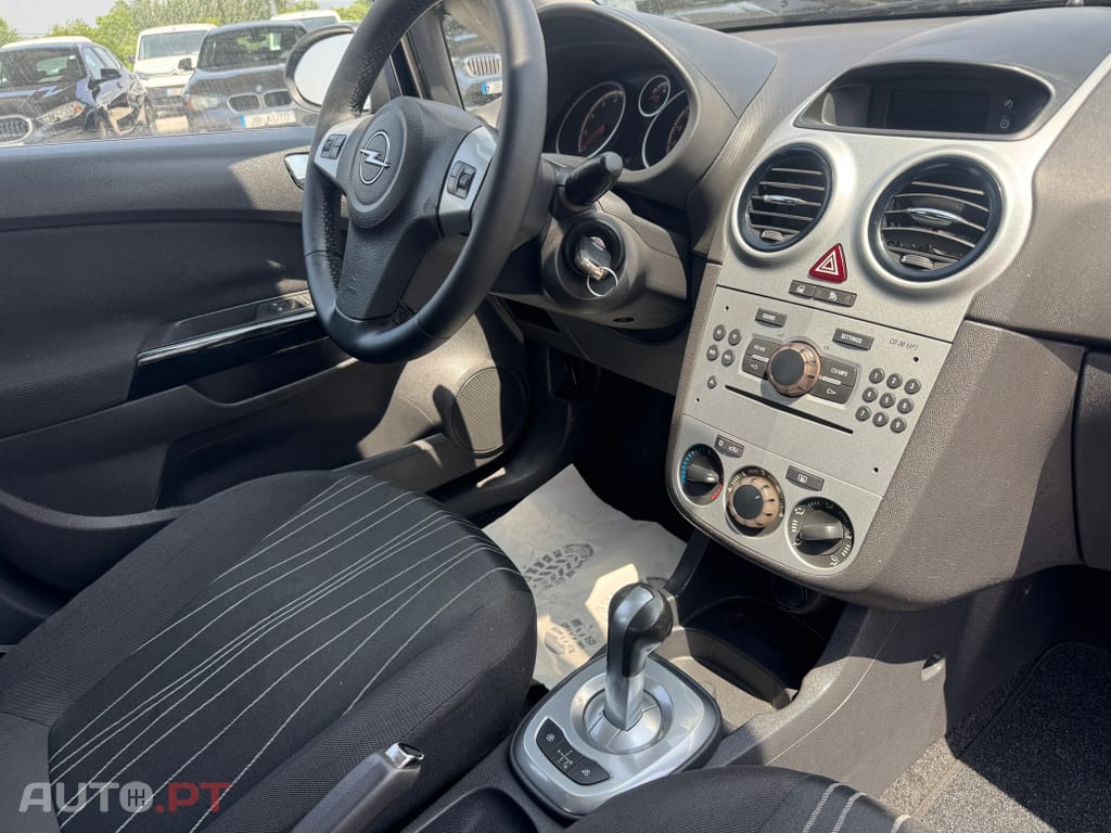 Opel Corsa 1.2 Enjoy Easytronic