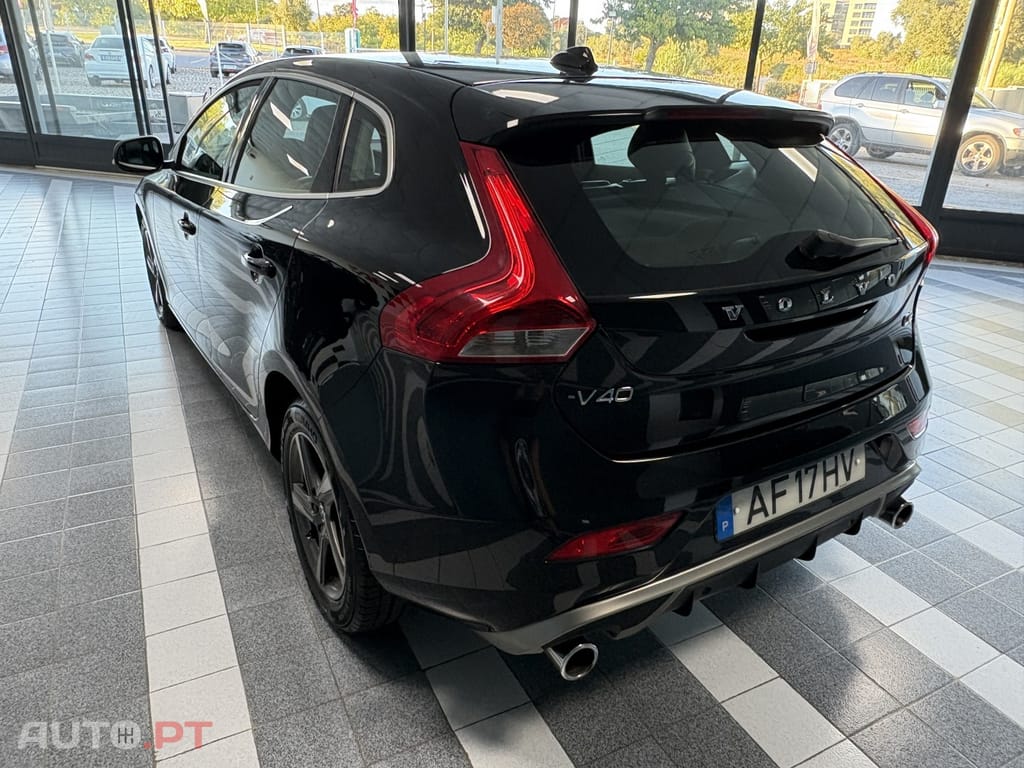 Volvo V40 2.0 D2 R-Design Momentum