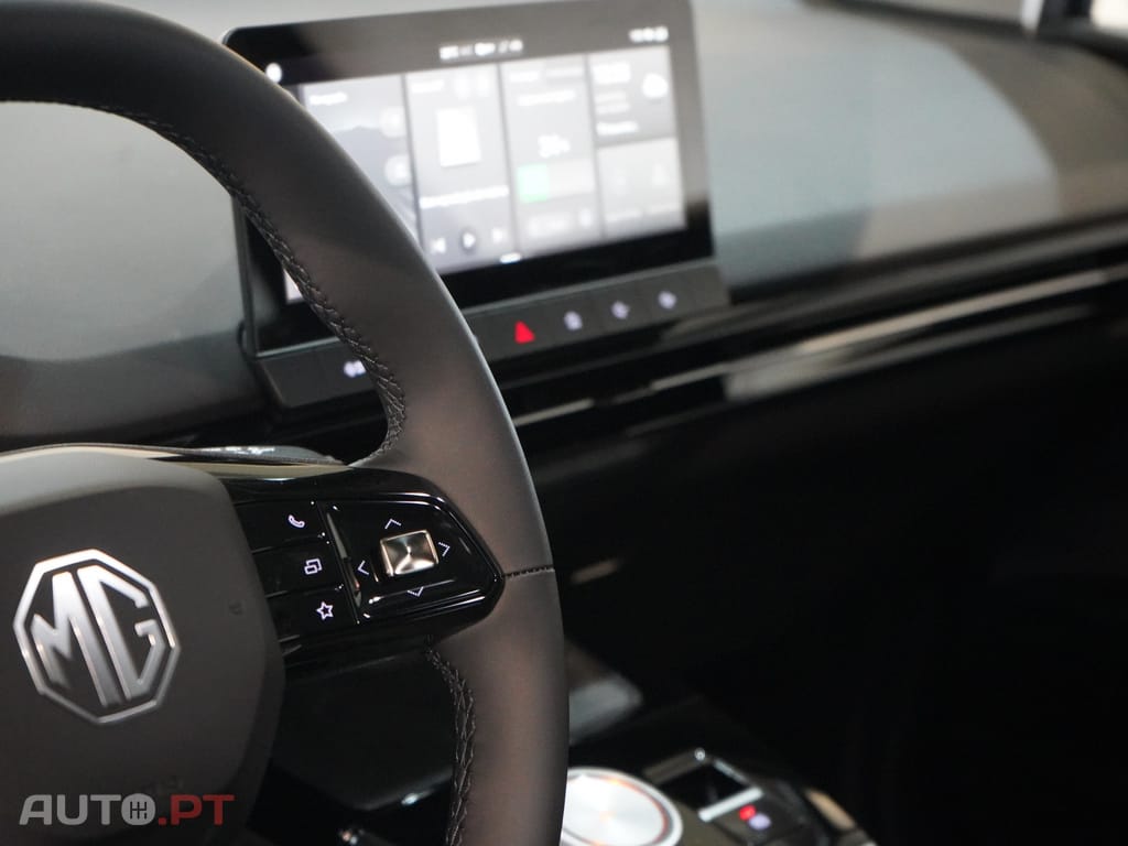 MG MG4 64 kWh Luxury