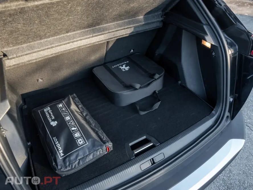 Peugeot E-2008 50 kWh GT