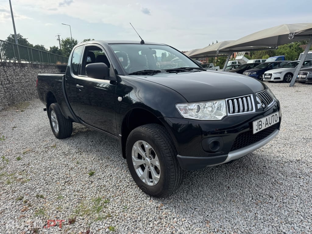 Mitsubishi L200 2.5 DI-D Club Intense 4WD
