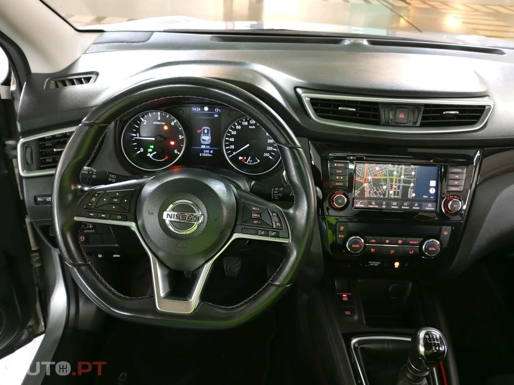 Nissan Qashqai 1.5 dCi N-Connecta J18
