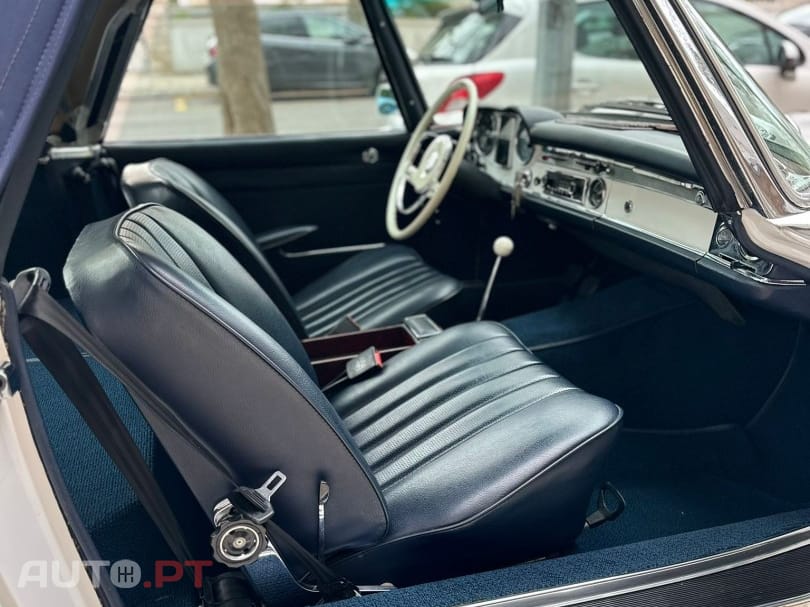 Mercedes-Benz SL 230 Pagode