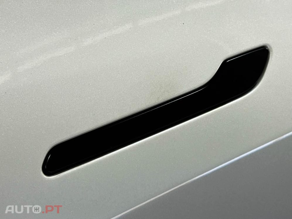 Tesla Model Y Long Range Dual Motor AWD
