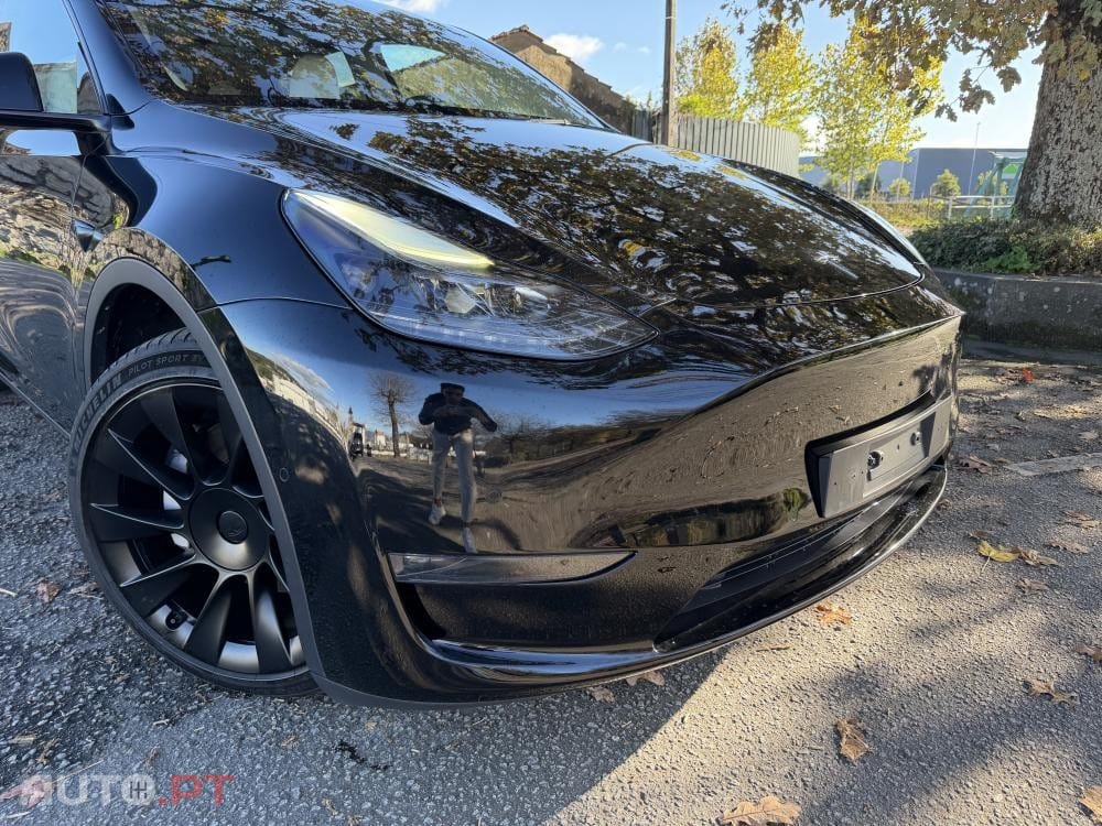 Tesla Model Y Long Range Dual Motor AWD