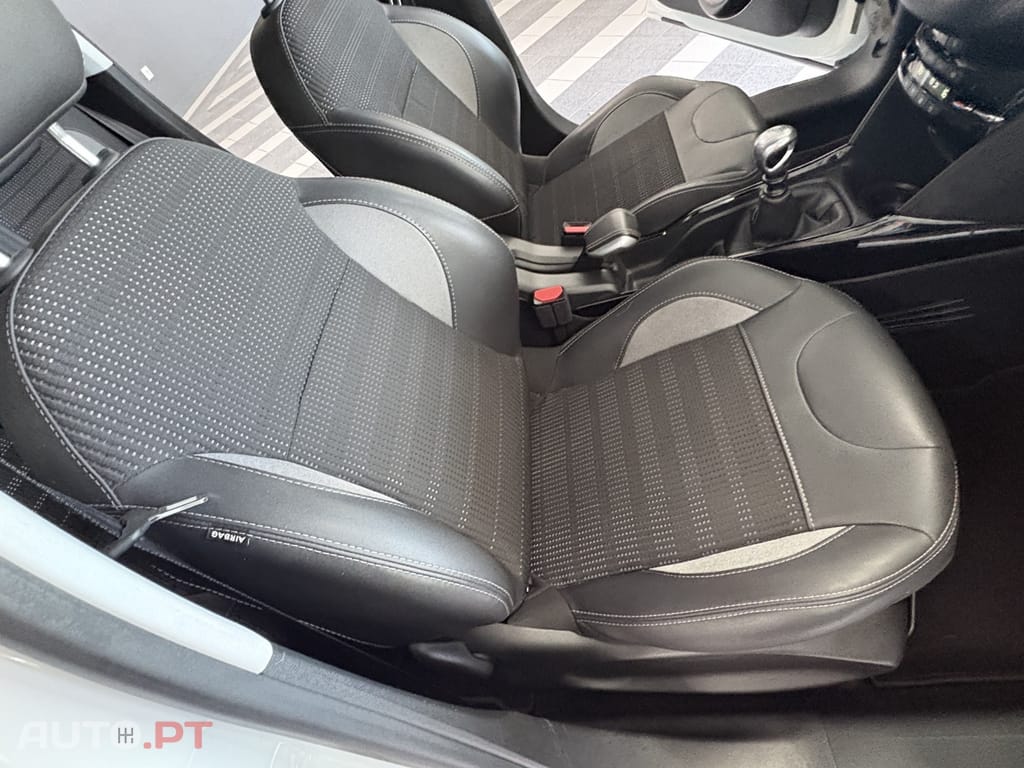 Peugeot 2008 1.2 PureTech Allure