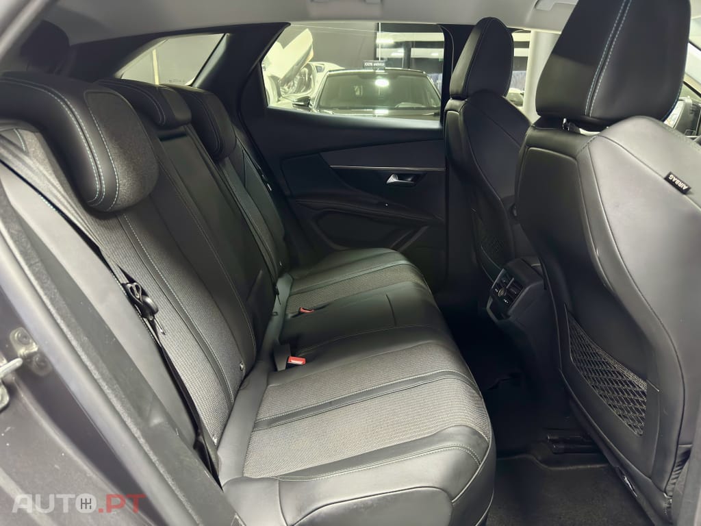 Peugeot 3008 1.6 Hybrid 225 ALLURE e-auto