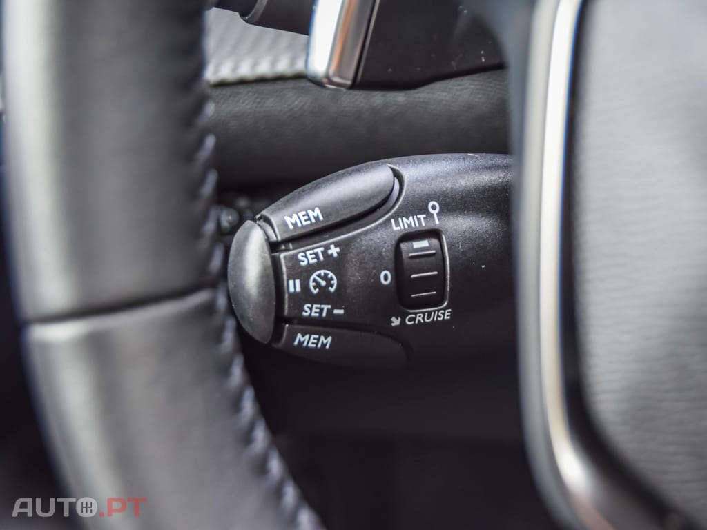 Peugeot 2008 1.2 PureTech Allure EAT8