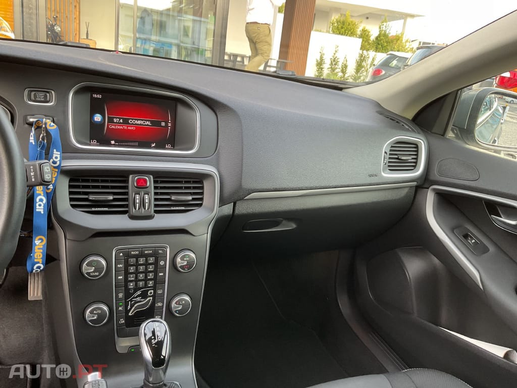Volvo V40 2.0 D2 Momentum Geartronic
