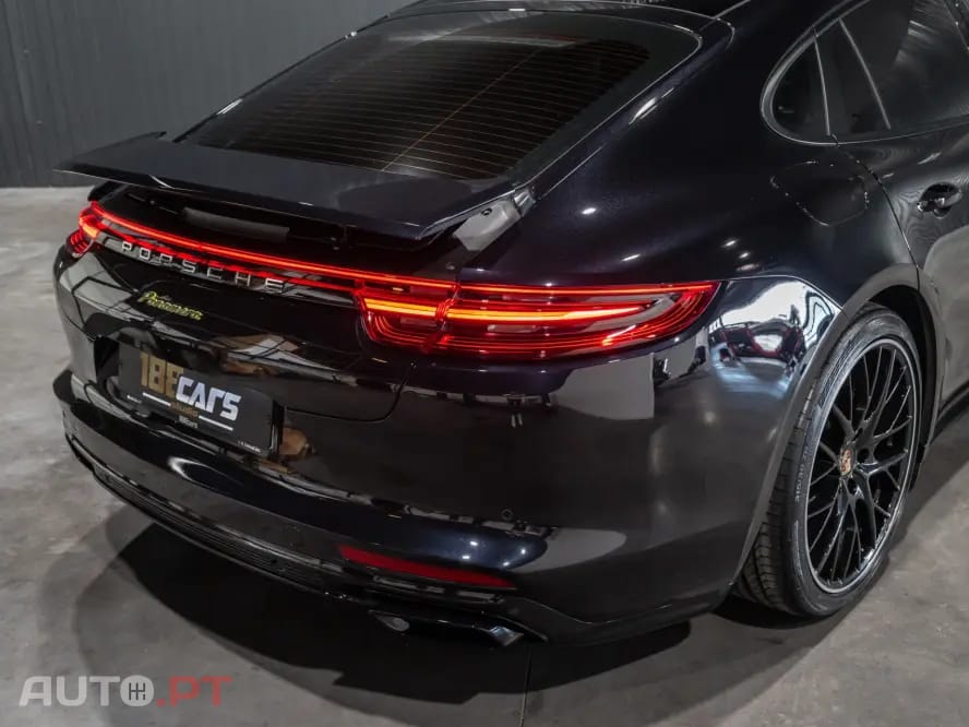 Porsche Panamera 4 E-Hybrid Platinum Edition