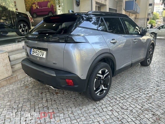 Peugeot 2008 1.2 PureTech GT EAT8 — fotografia 3