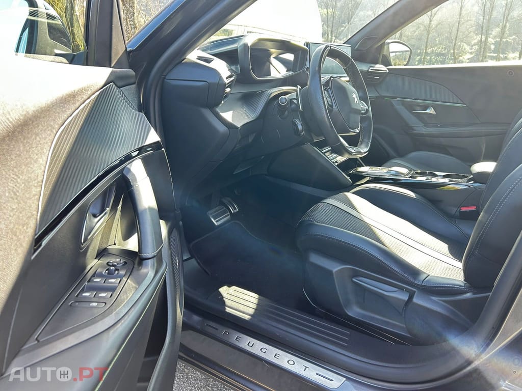 Peugeot 2008 1.2 PureTech GT Pack EAT8