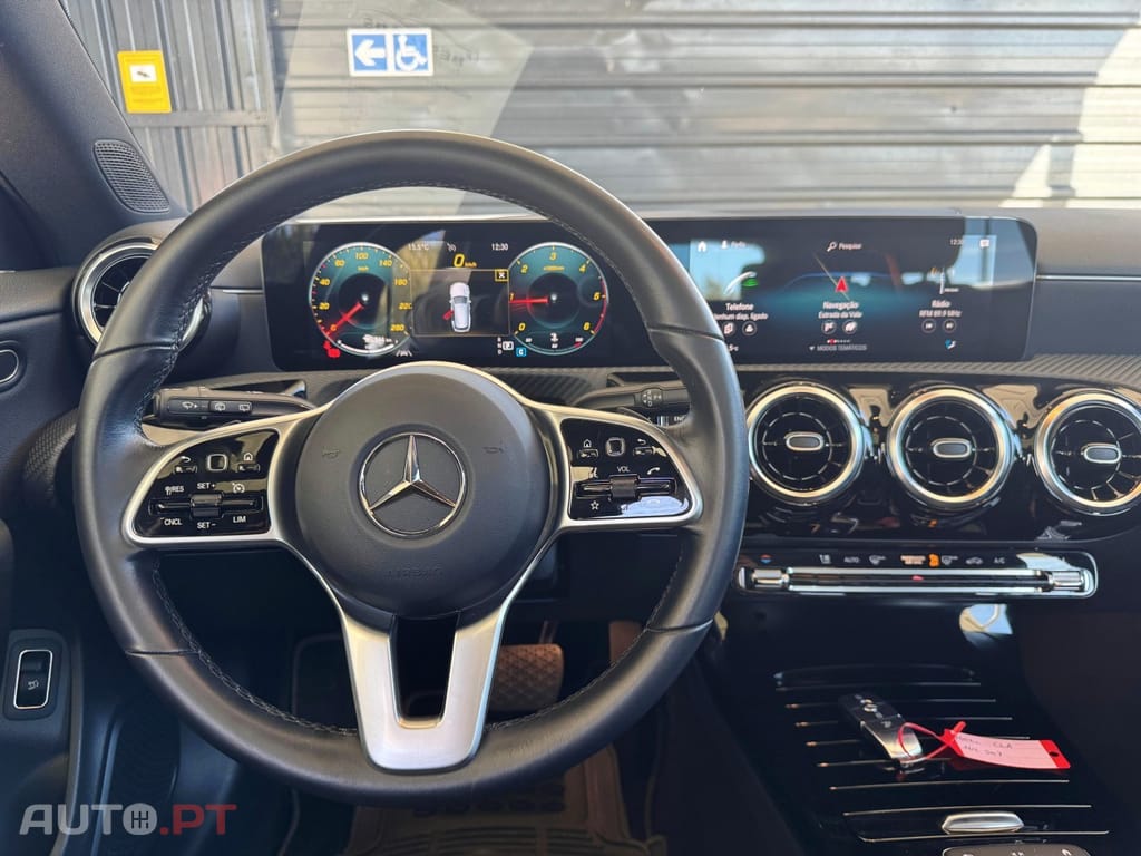 Mercedes-Benz CLA 180 d Shooting Brake 7G-DCT