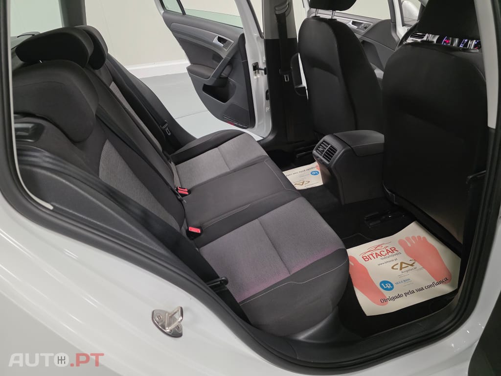 Volkswagen Golf 1.6 HDI CONFORTLINE