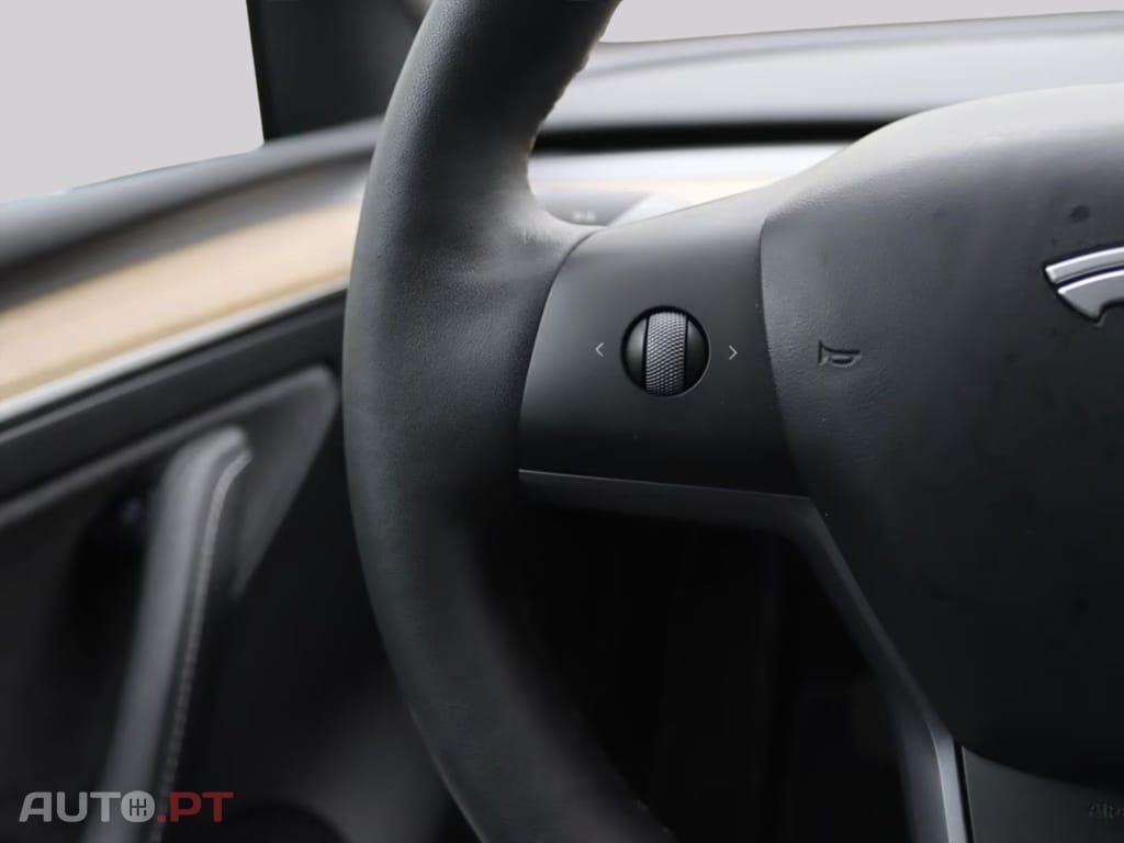 Tesla Model Y Long Range AWD I.V.A DEDUTIVEL 