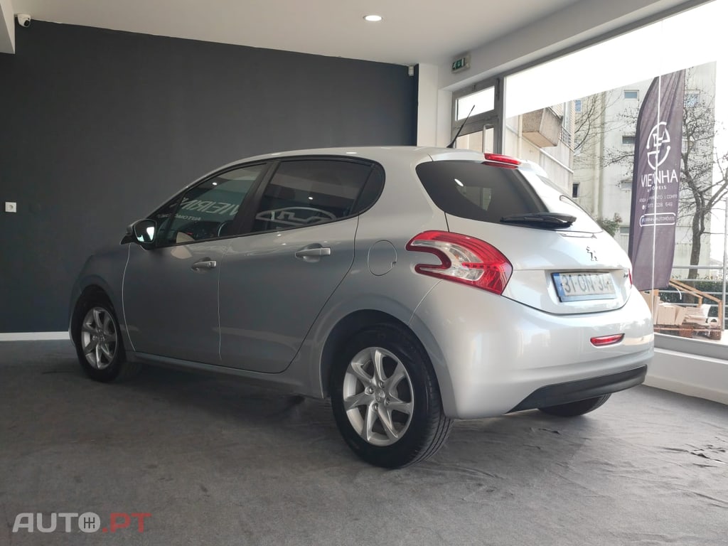 Peugeot 208 1.4HDI ACTIVE