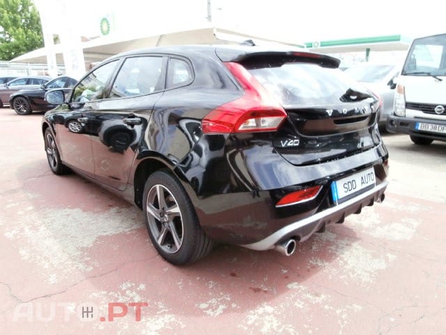 Volvo V40 2.0 D2 R-Design