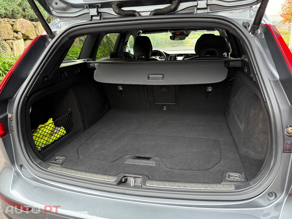 Volvo V60 2.0 D4 R-Design Geartronic