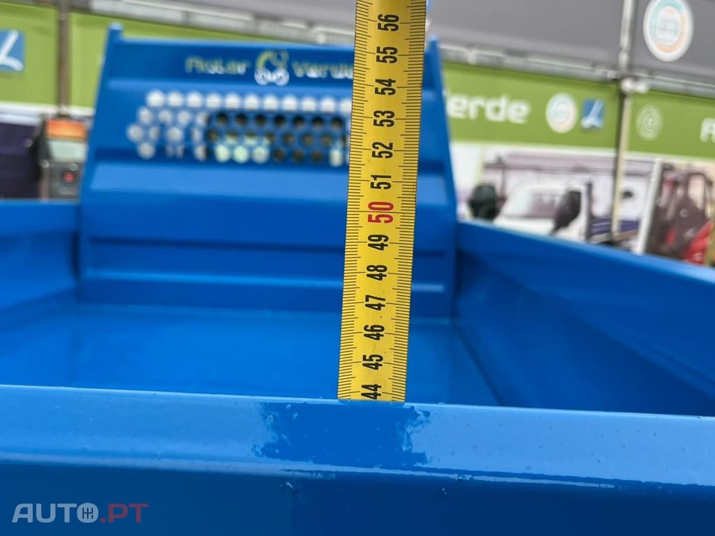 Toyota Dyna 3.0 - 144 CV  BASCULA TRILATERAL