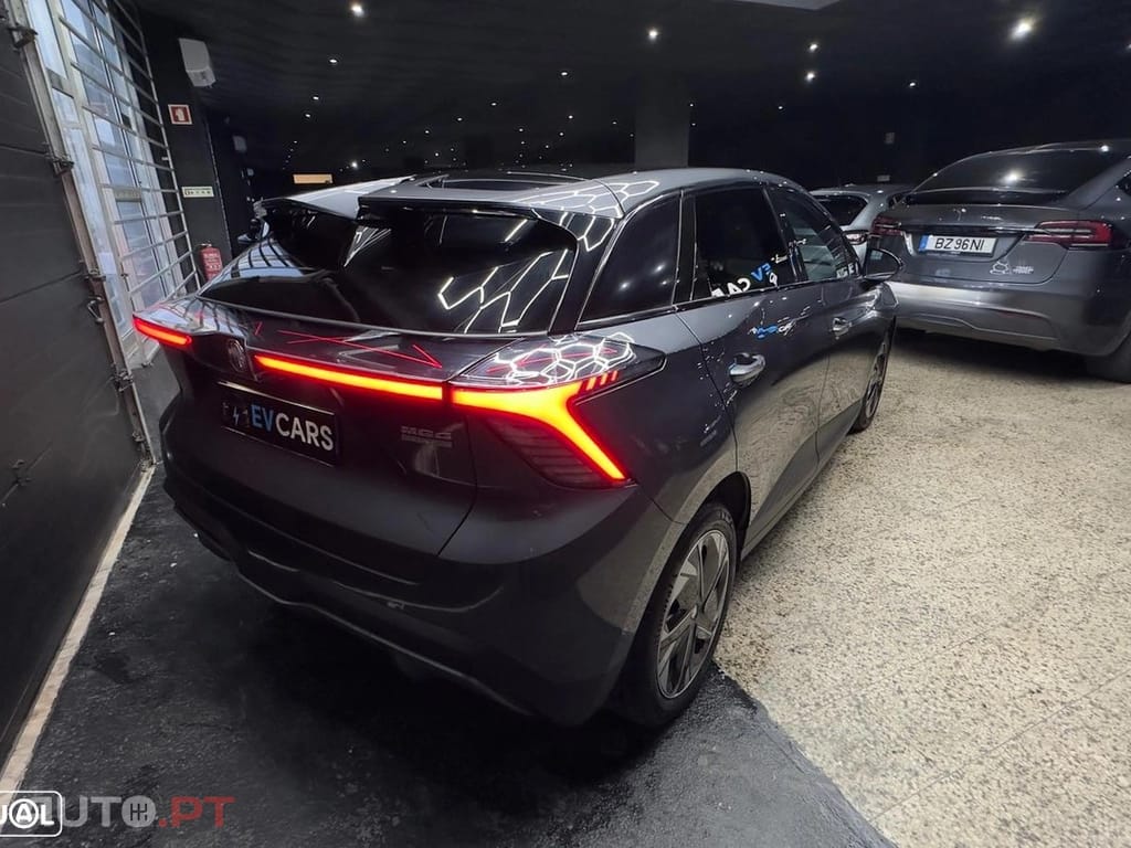 MG MG4 4 Luxury 64 kWh