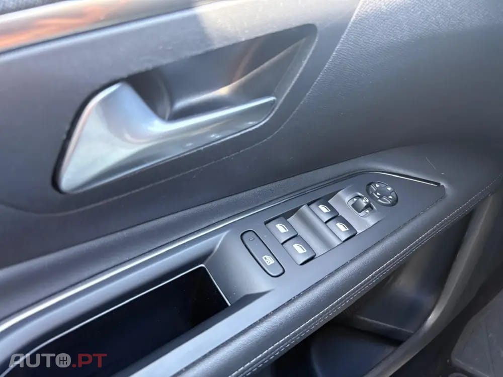 Peugeot 3008 1.2 PureTech Allure EAT8