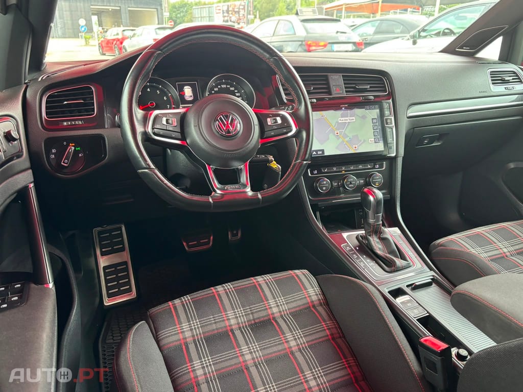 Volkswagen Golf 2.0 TSi GTi DSG Performance