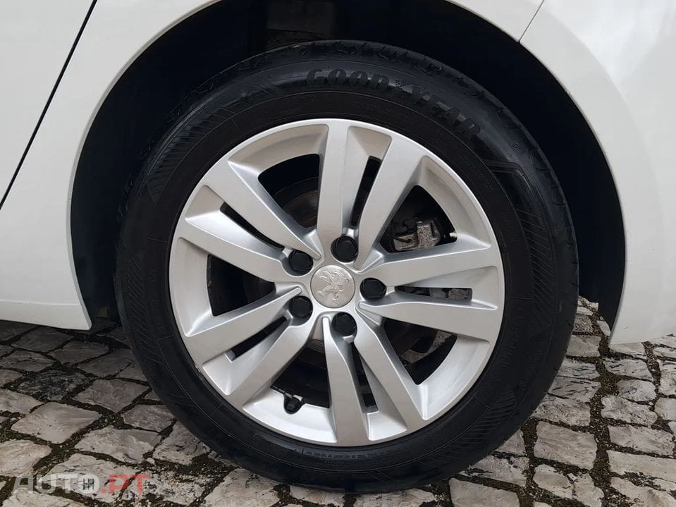 Peugeot 308 1.5 BlueHDi Business Line