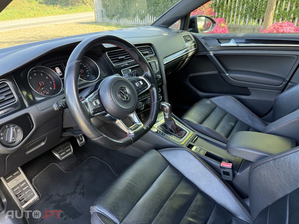 Volkswagen Golf 2.0 TSI GTI DSG