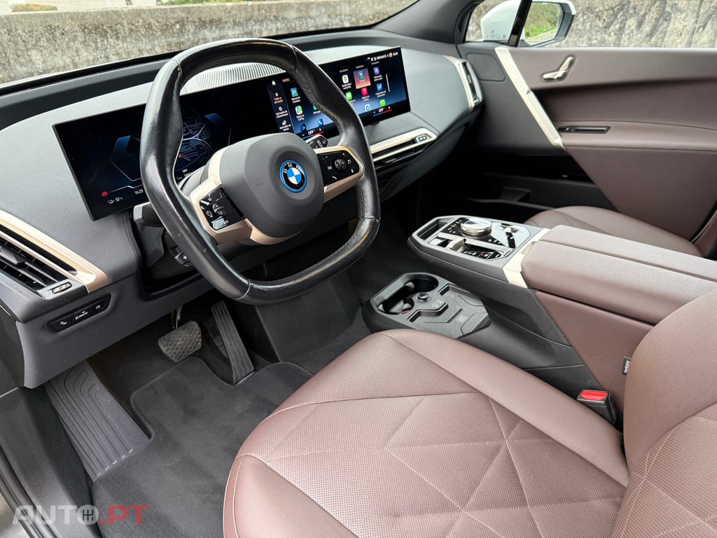 BMW iX xDrive 40 Pack Desportivo