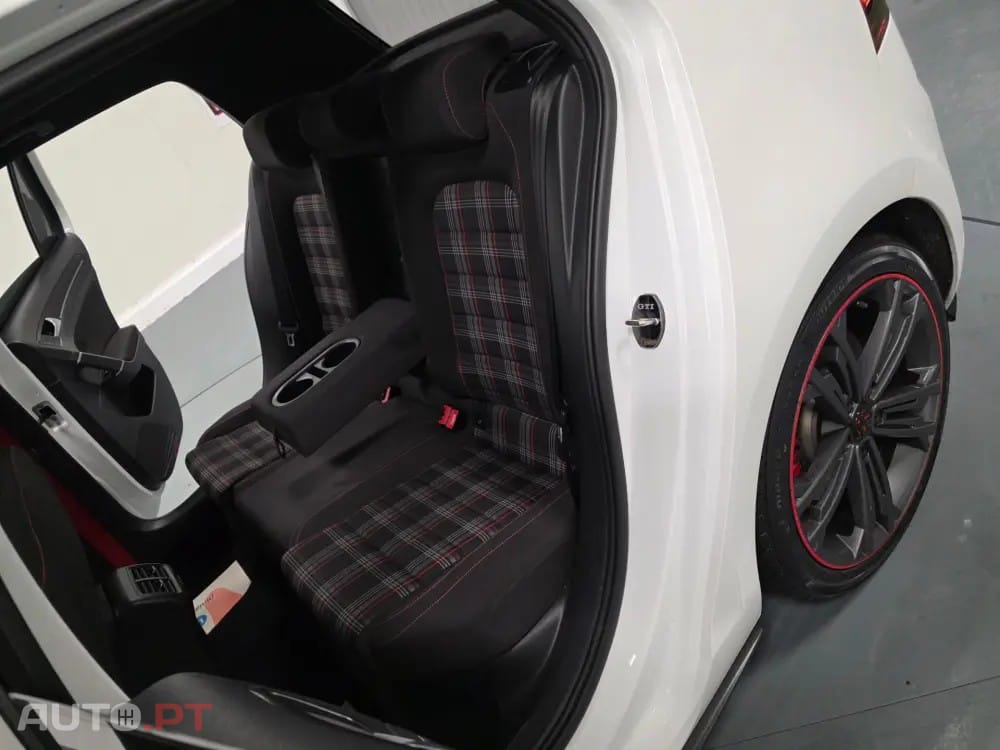 Volkswagen Golf 2.0 TSI GTI DSG Performance