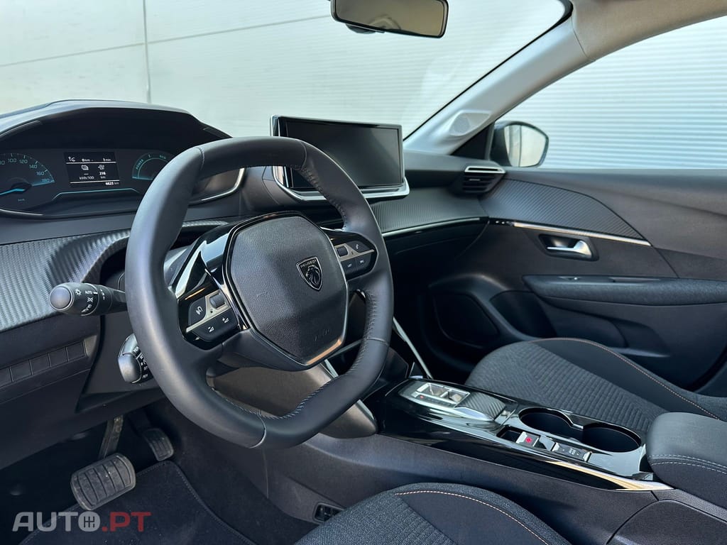 Peugeot E-208 50 kWh Style