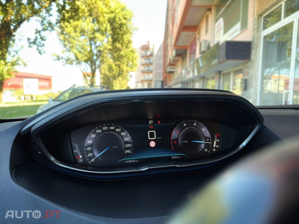 Peugeot 5008 1.5 BlueHDi Allure Pack EAT8