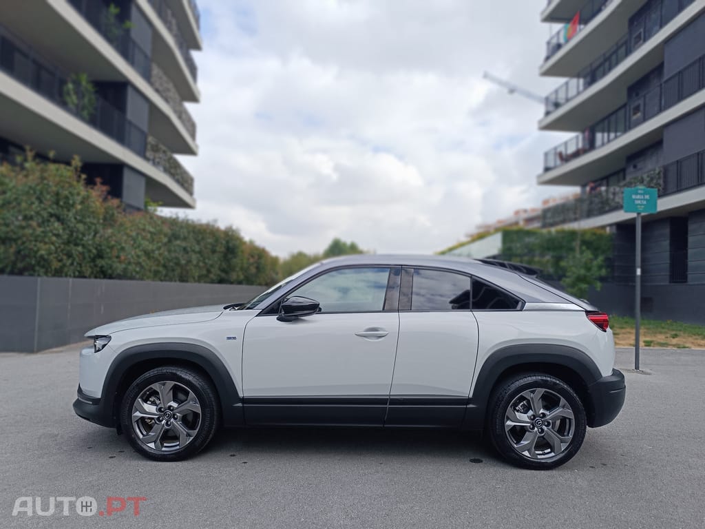 Mazda CX-30 e-SKYACTIV Makoto Urban Expression