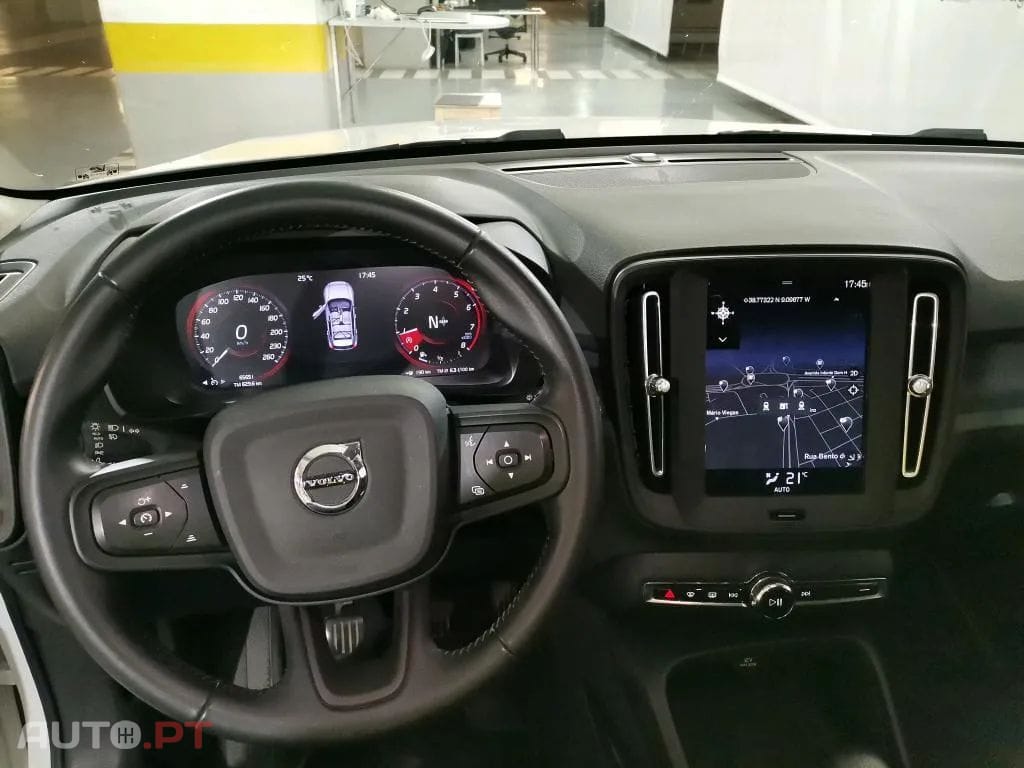 Volvo XC40 1.5 T3 Momentum Core