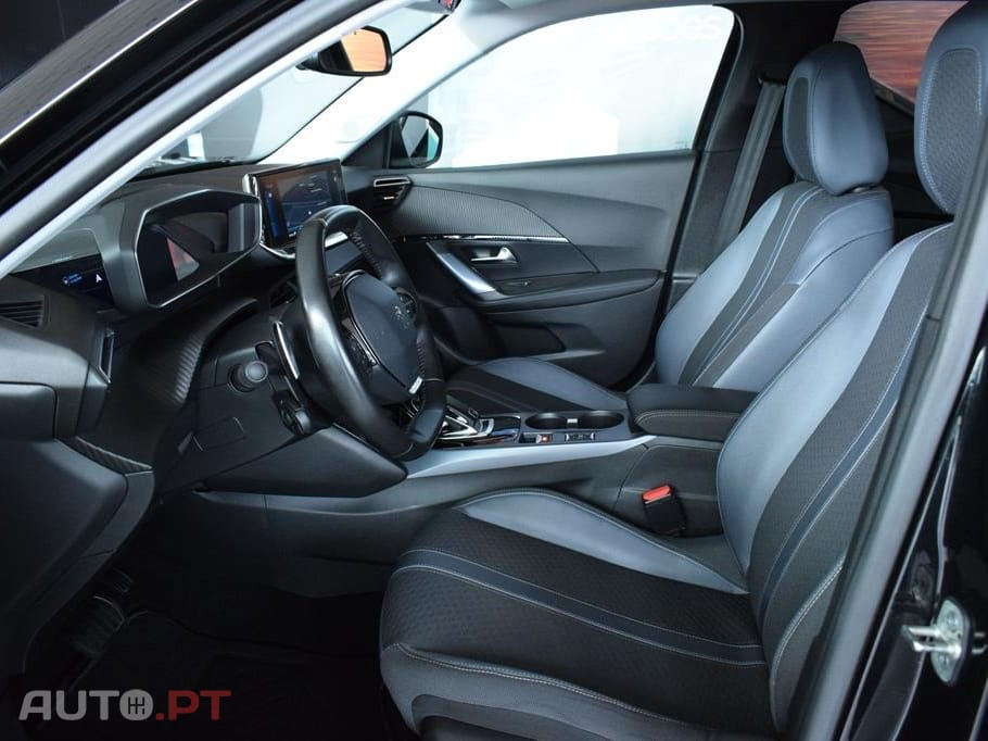 Peugeot 2008 1.5 BlueHDi Allure EAT8