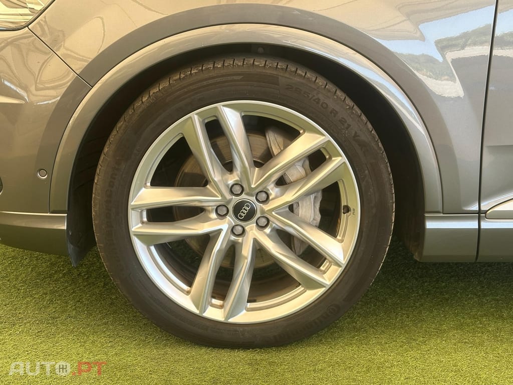 Audi Q7 3.0 TDi quattro S-line Tiptronic 7L