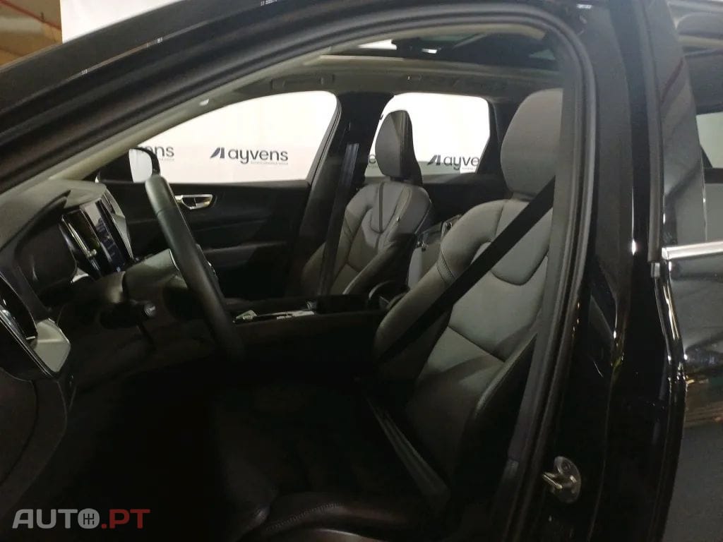 Volvo XC60 2.0 T6 PHEV Plus Bright AWD