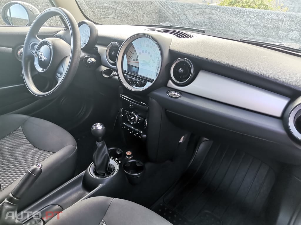 MINI Clubman One D - Van den Broeck