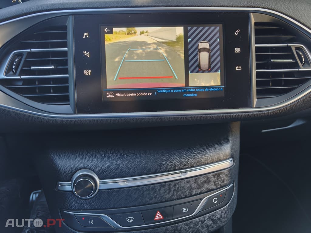 Peugeot 308 1.2 PureTech Allure J17 — fotografia 5