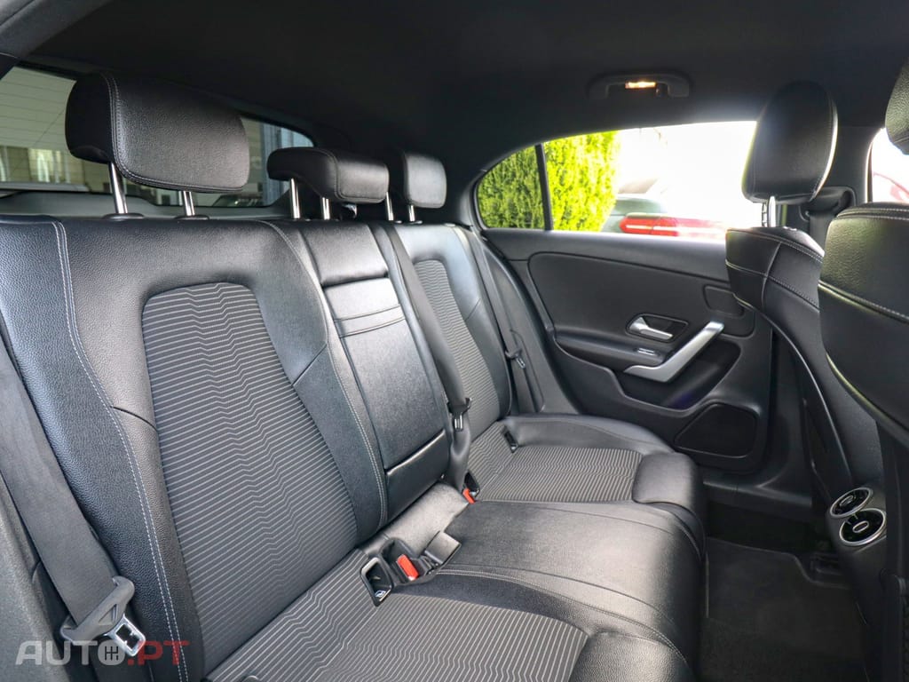 Mercedes-Benz A 180 d 7G-DCT Progressive — fotografia 11