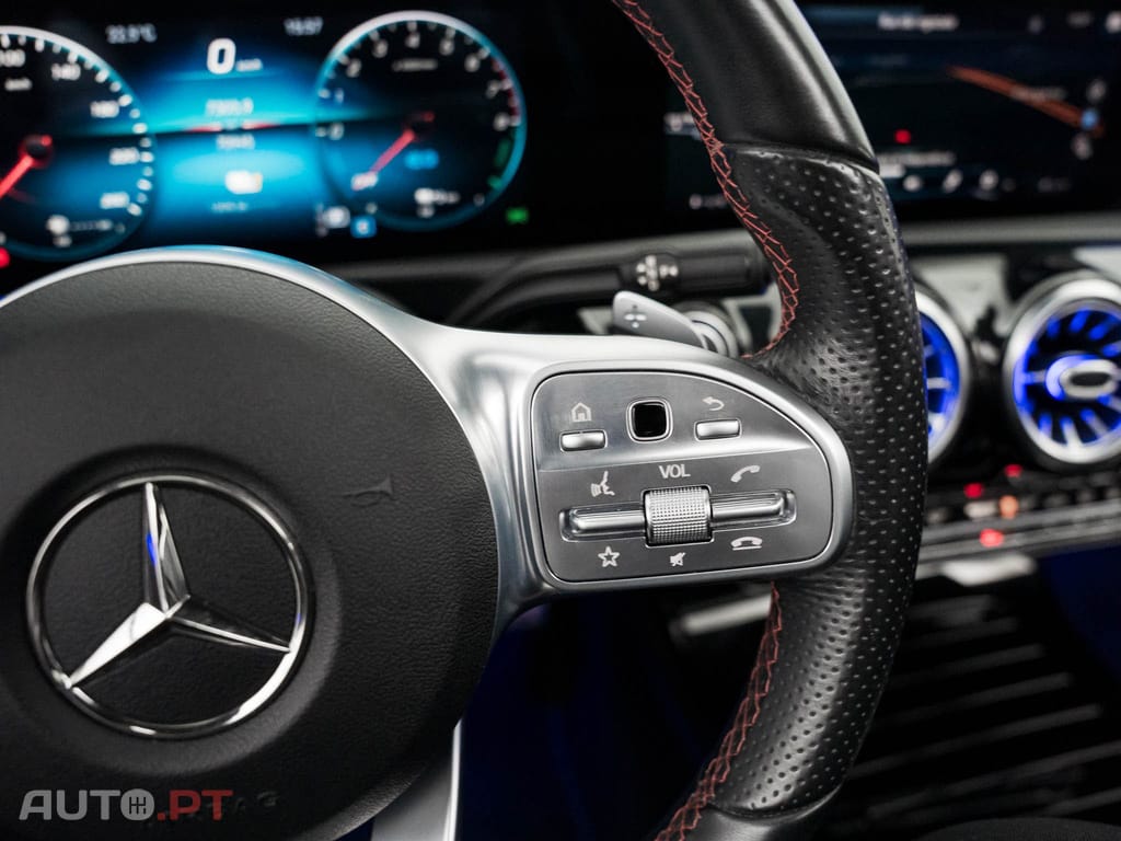 Mercedes-Benz A 250 e AMG Line