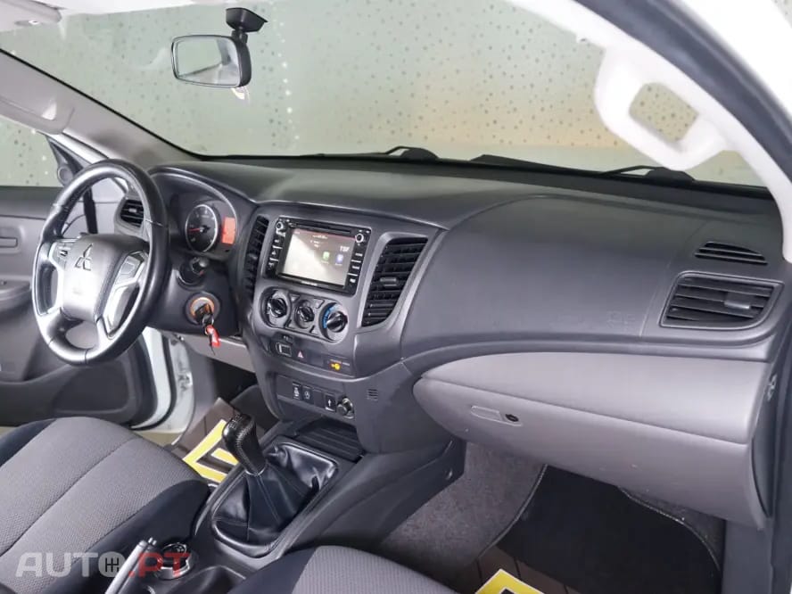Mitsubishi L200 2.4 DI-D CD S.Cab 3L Instyle 4WD
