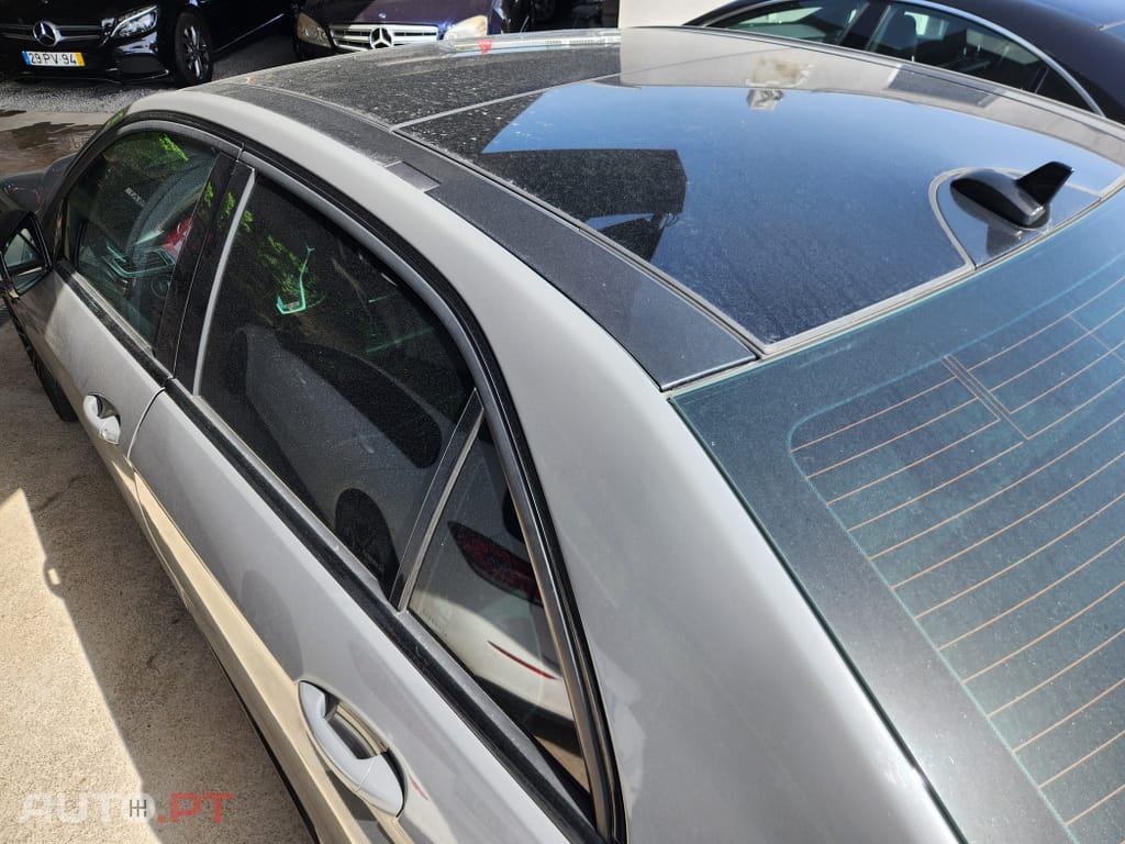 Mercedes-Benz E 300 BLUETEC Hybrid Avantgarde