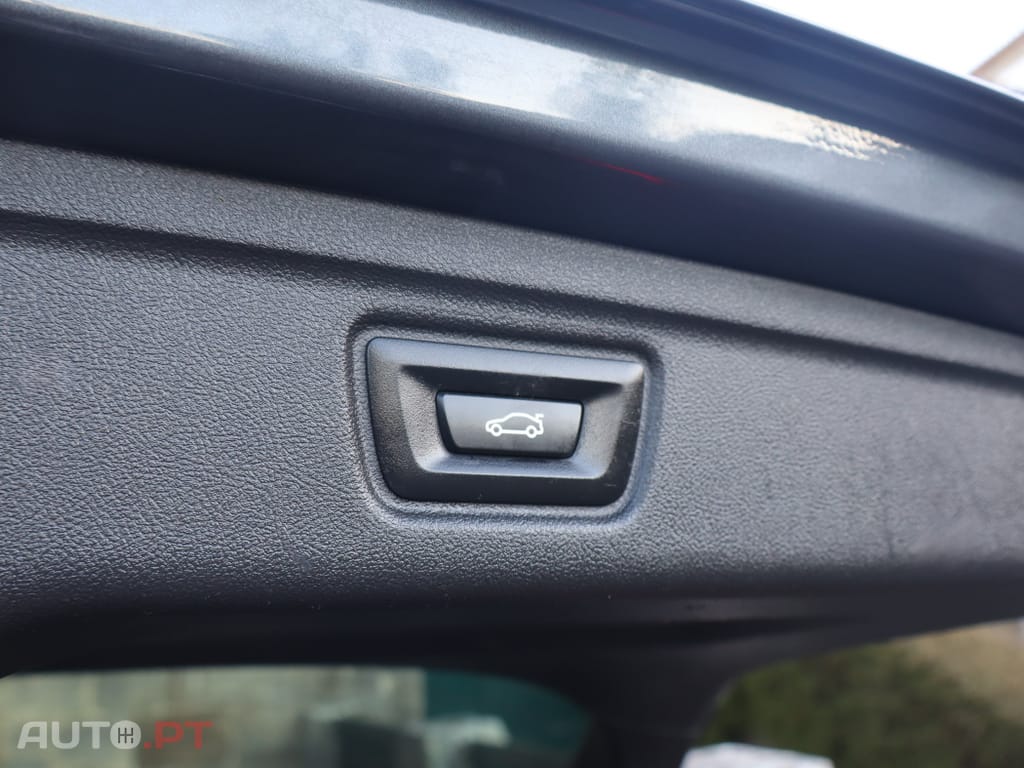 BMW 330 e Touring Pack M Auto