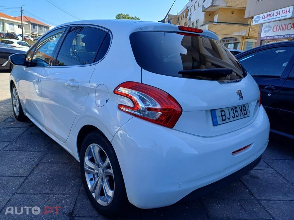 Peugeot 208 1.2 PureTech Allure