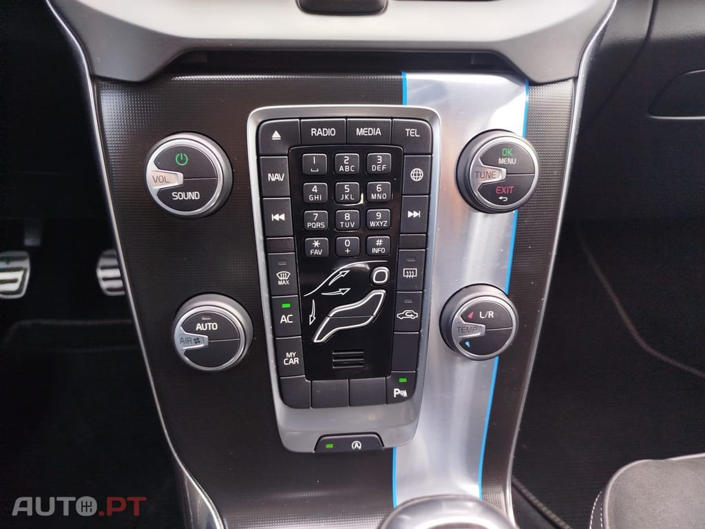 Volvo V40 2.0 D4 R-Design