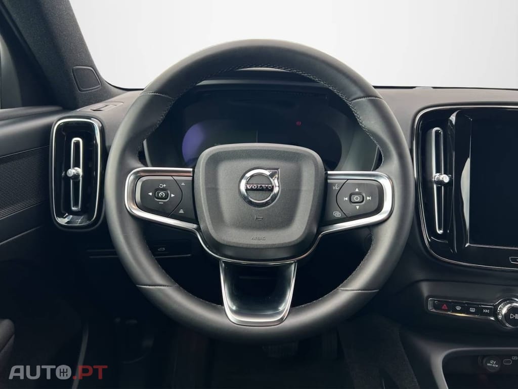 Volvo EX40 Core Recharge Pure AWD