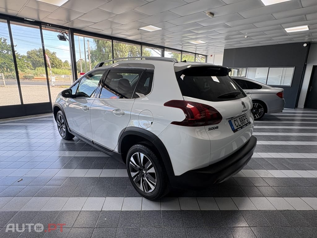 Peugeot 2008 1.2 PureTech Allure